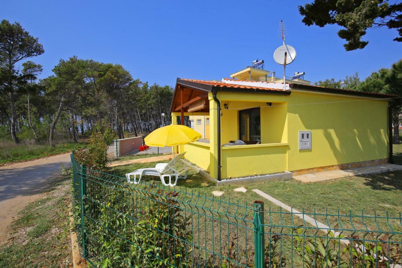 House On The Beach Tin Privlaka  Exterior photo